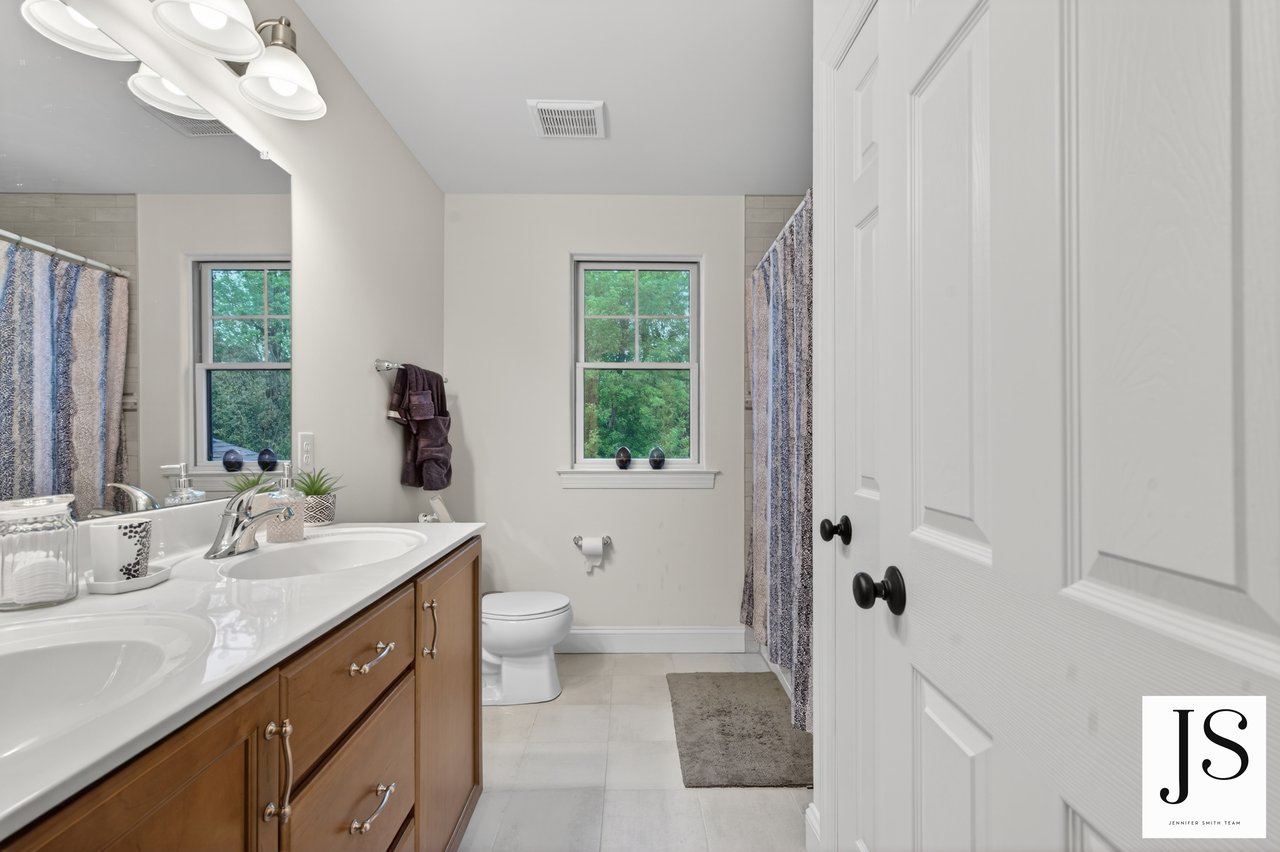 7 Overfield Ln, Glen Mills, PA 19342