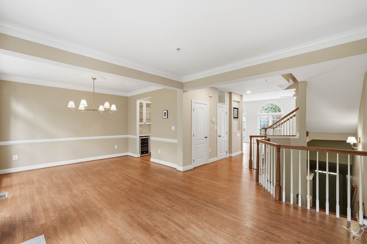 1627 Colonial Hills Drive