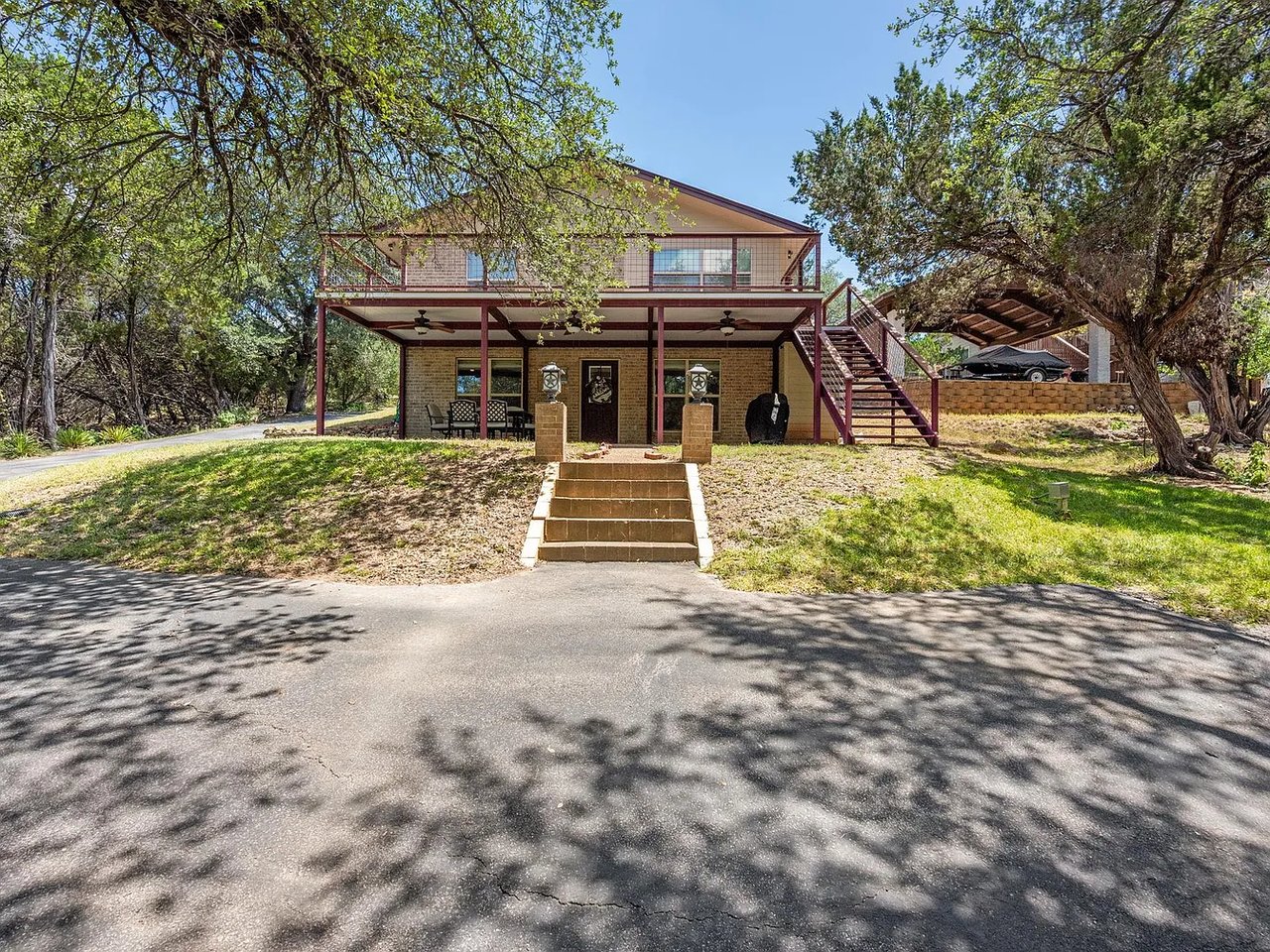 1105 Edgewater