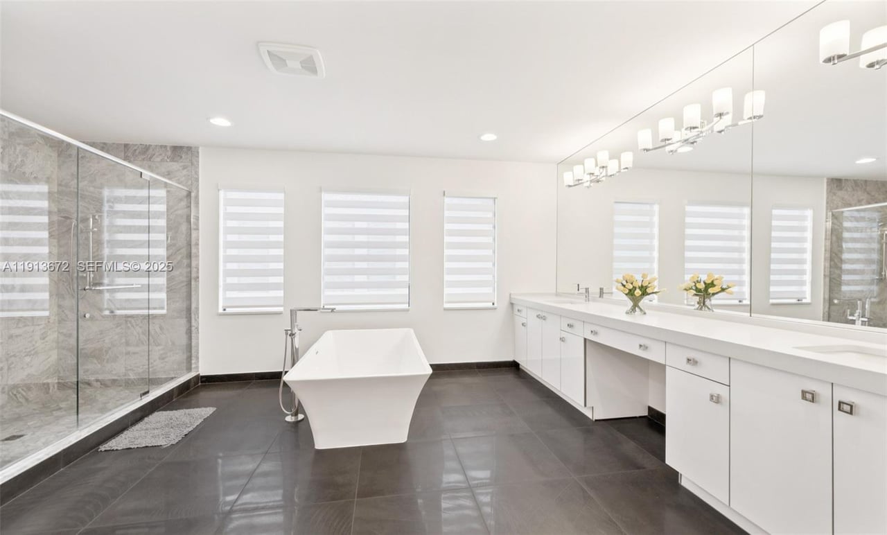 17182 Windy Pointe Ln