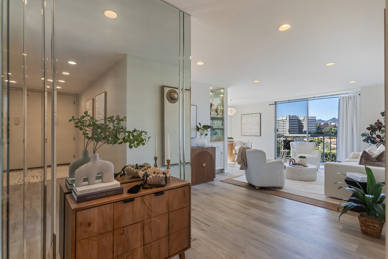 10751 Wilshire Blvd #1009, Westwood