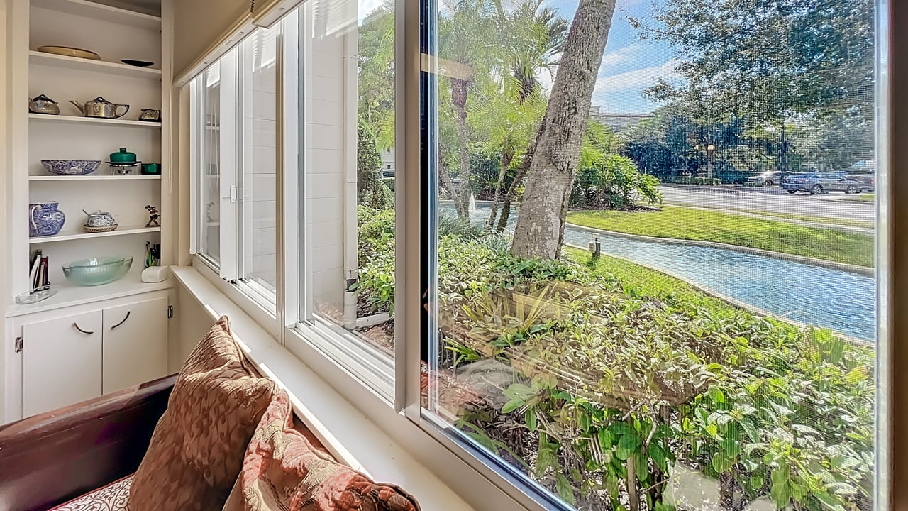 Blissful Downtown Winter Park Pied-à-Terre at Whispering Waters 