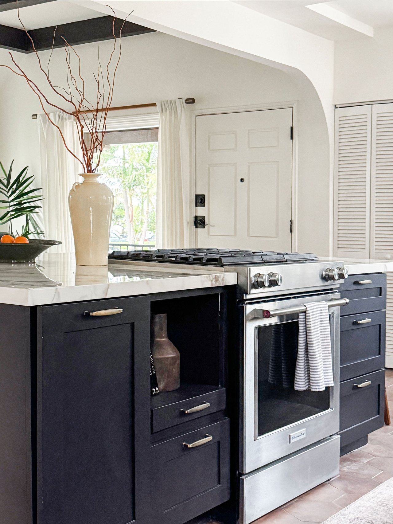 5044 Pickford in Mid City