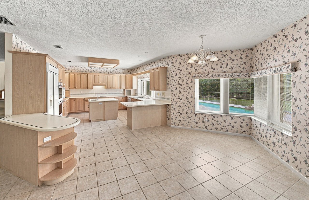 18728 LAKE IOLA RD