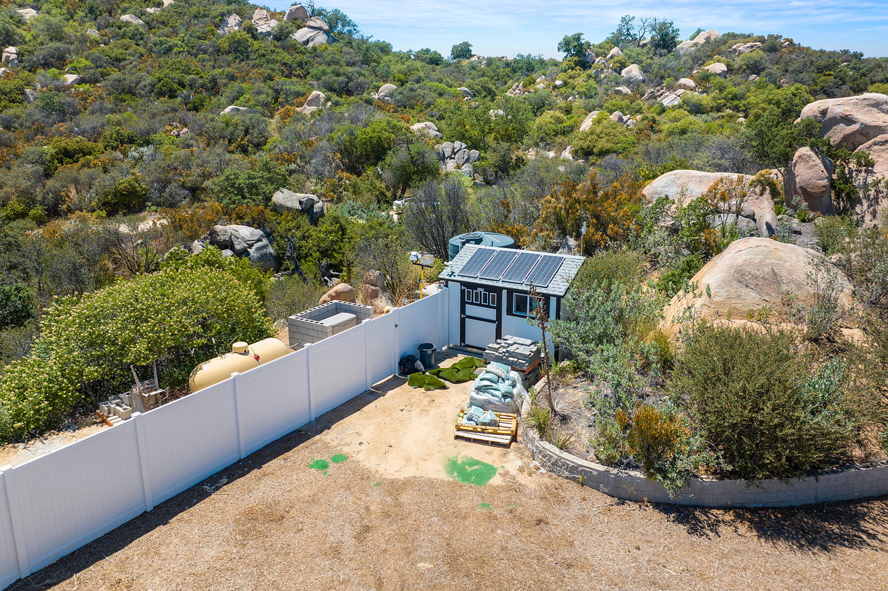 41612 Avenida de Encanto