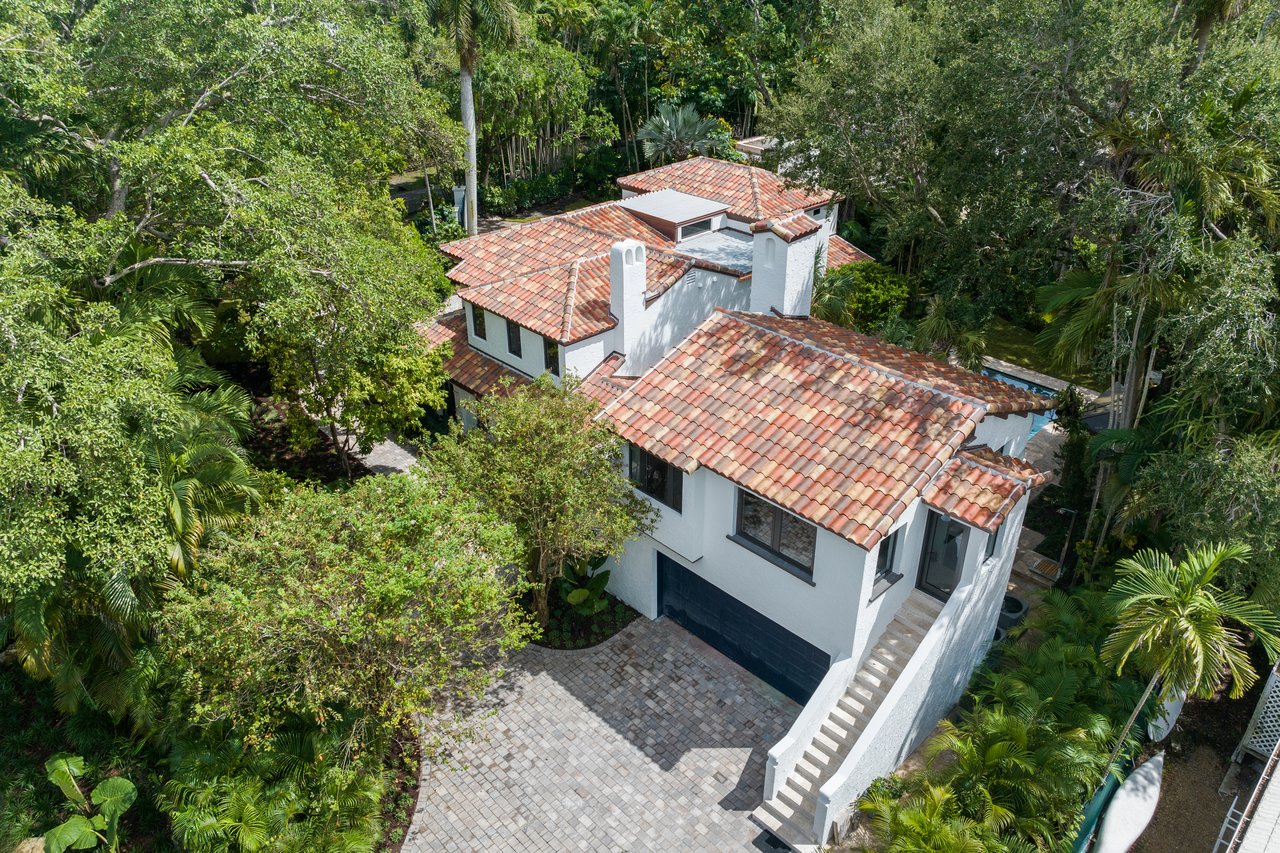 3700 Hibiscus Street "Casa Mamey"