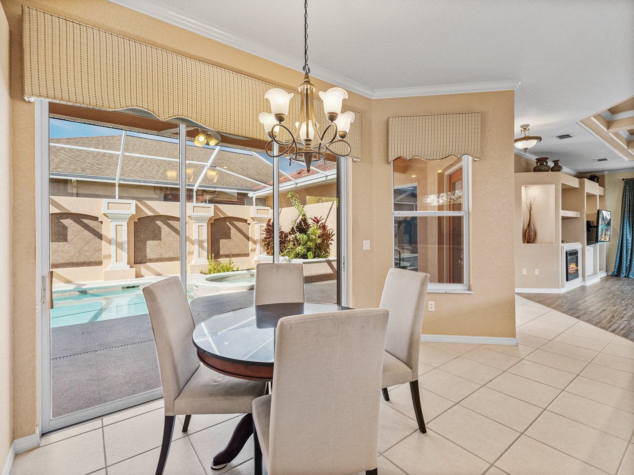 12333 WOODLANDS CIR