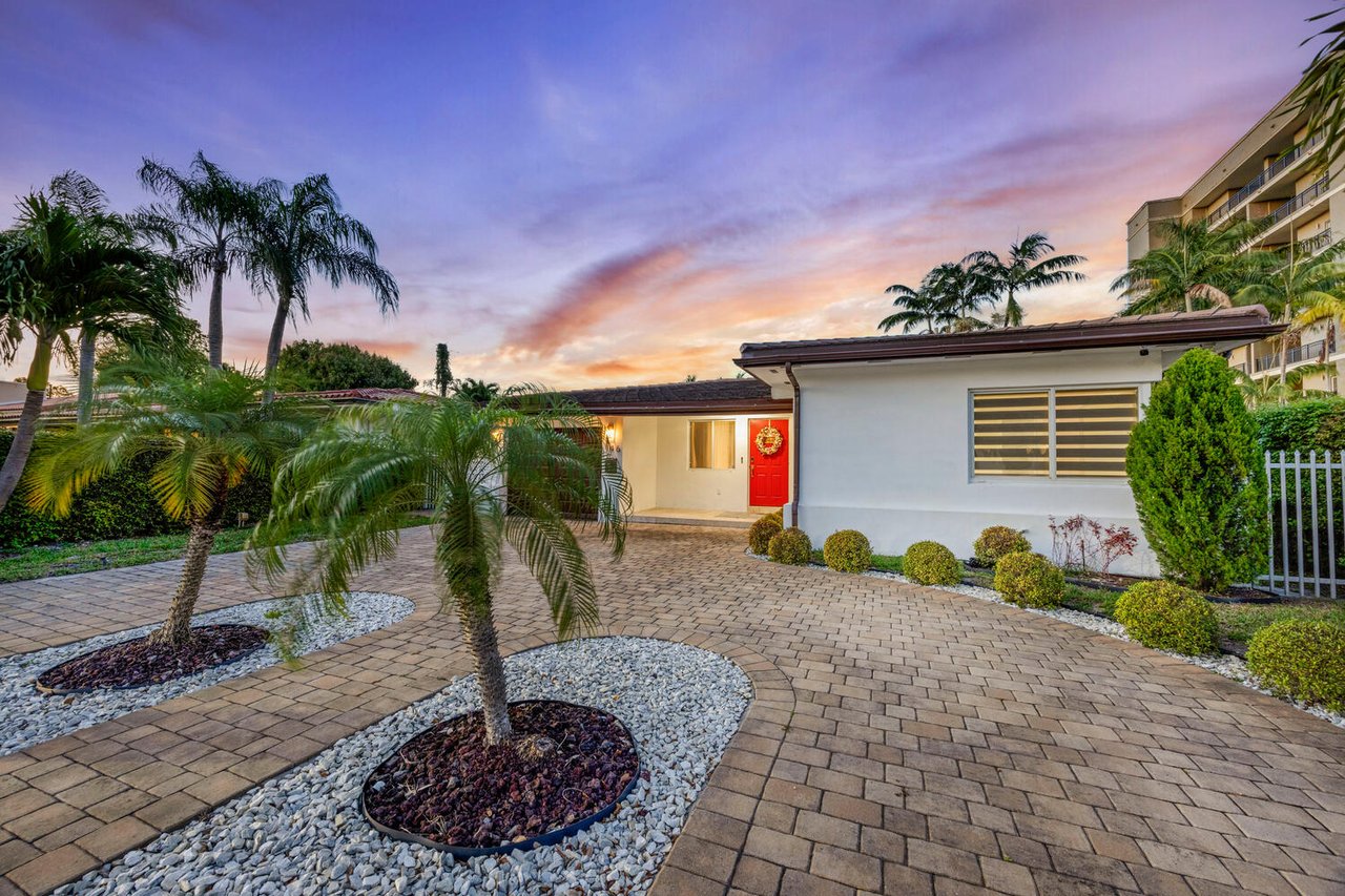Convenient and Charming Coral Gables Retreat