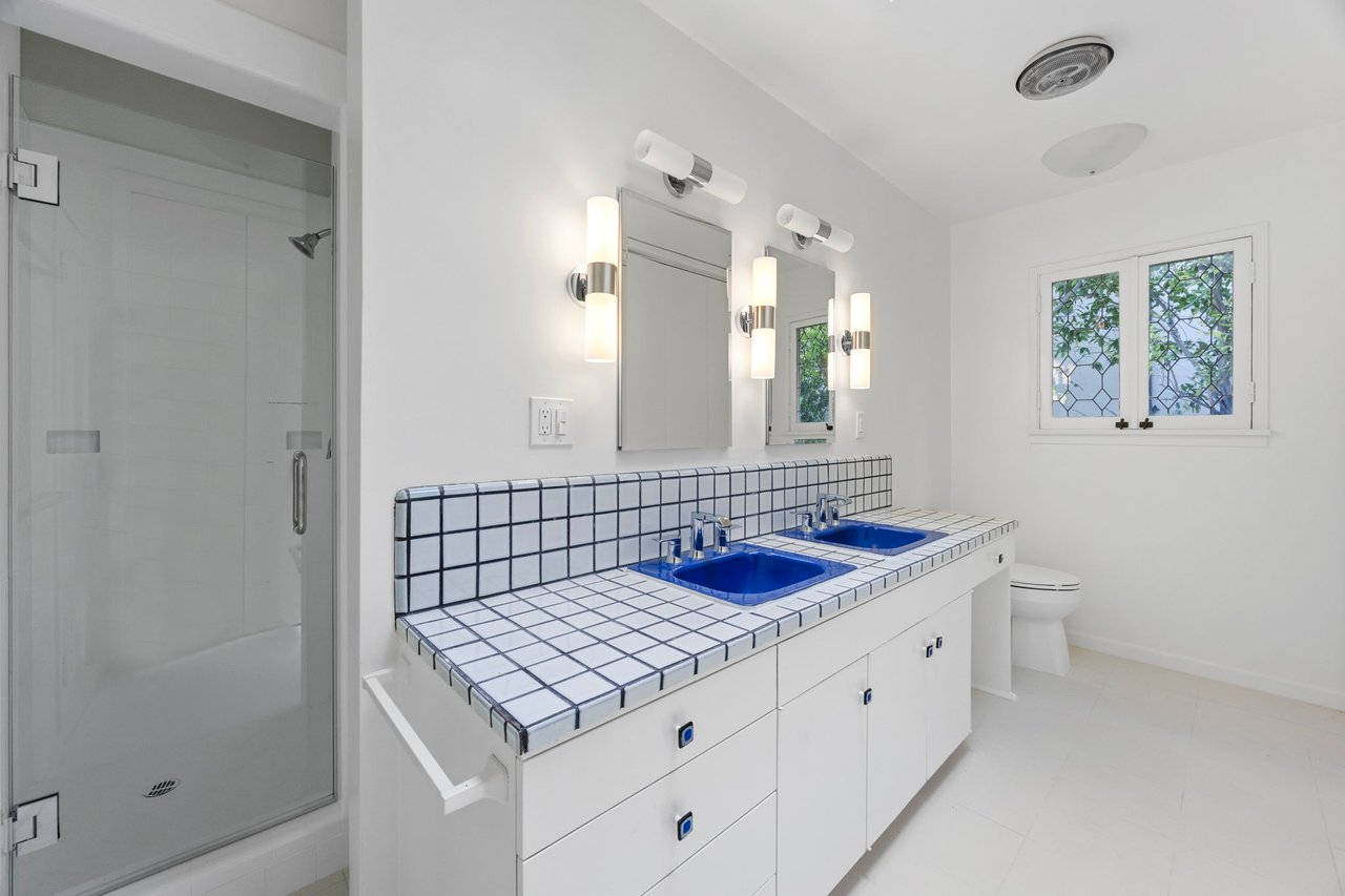 202 S Saltair Ave, Brentwood