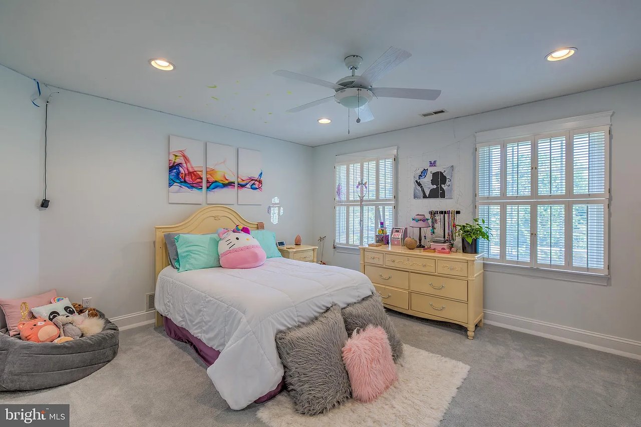 6 Rustic Dr