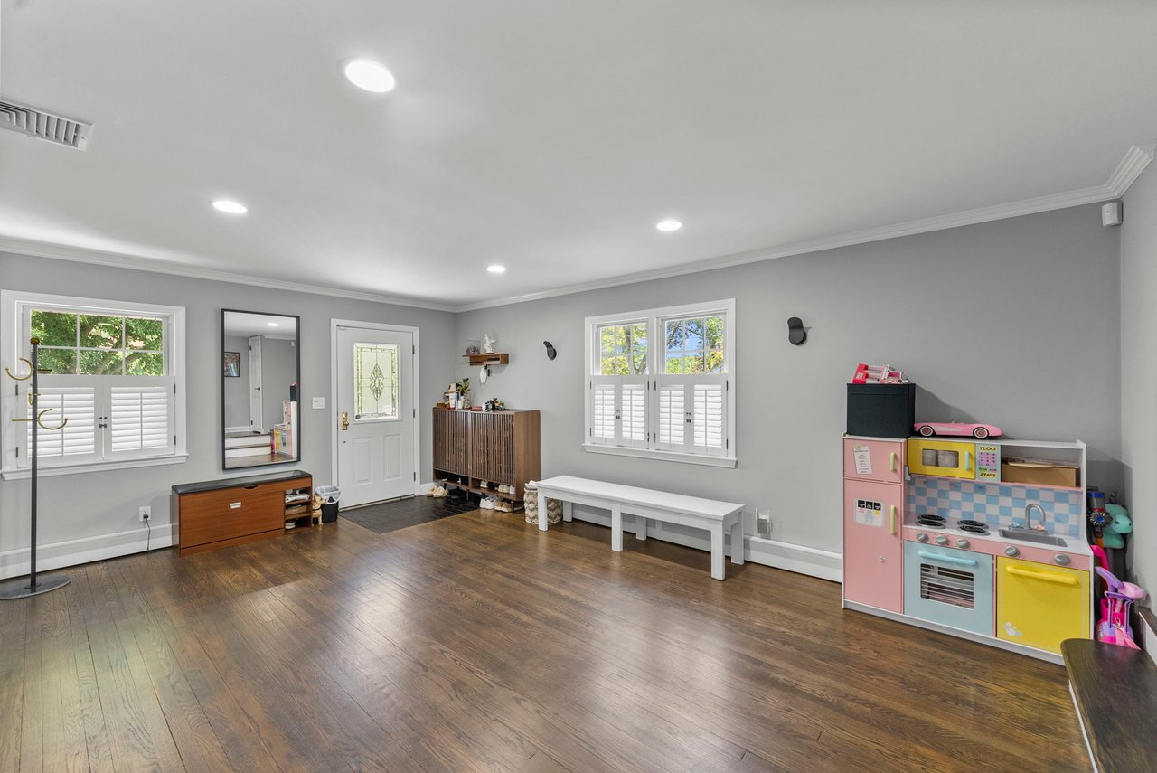 200 Hillside Ave, River Edge, NJ 07661