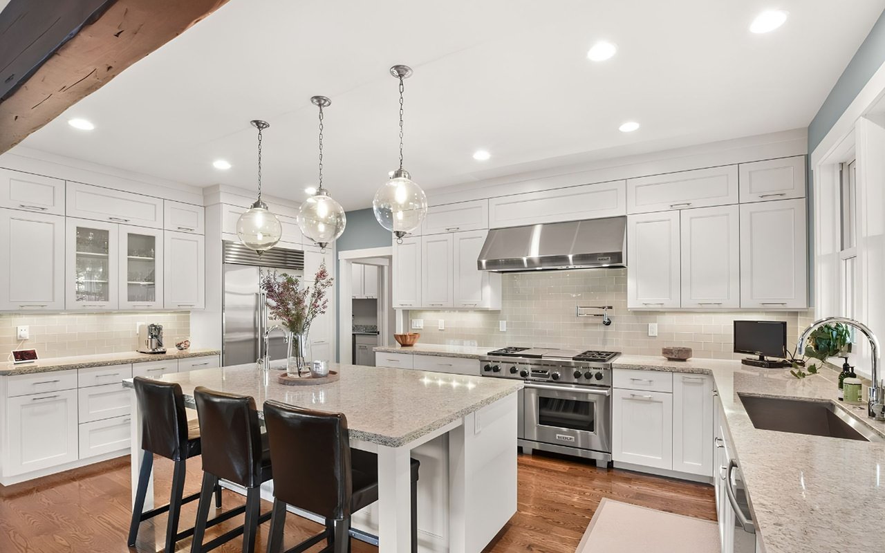 5 Essential Tips for a Successful June Home Sale
