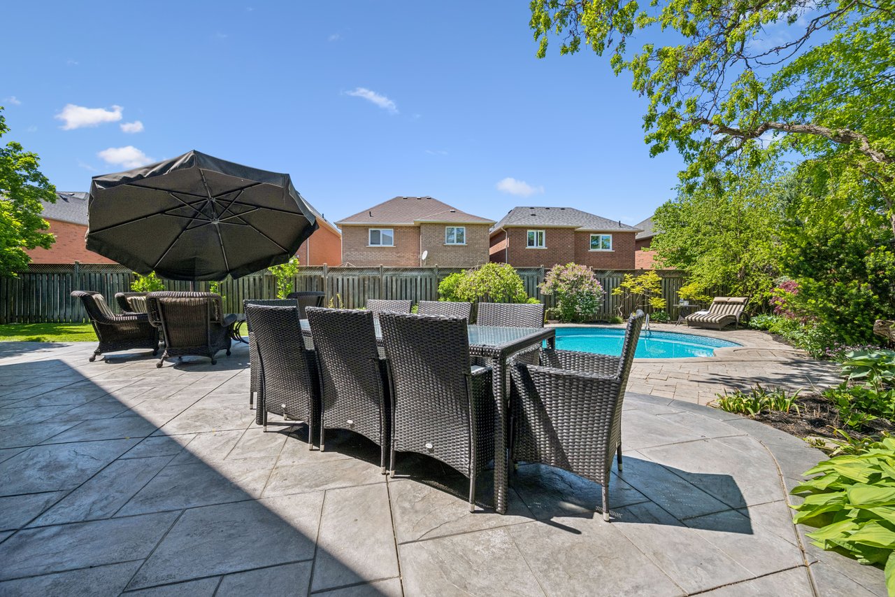 2283 Briargrove Circle, Oakville, ON