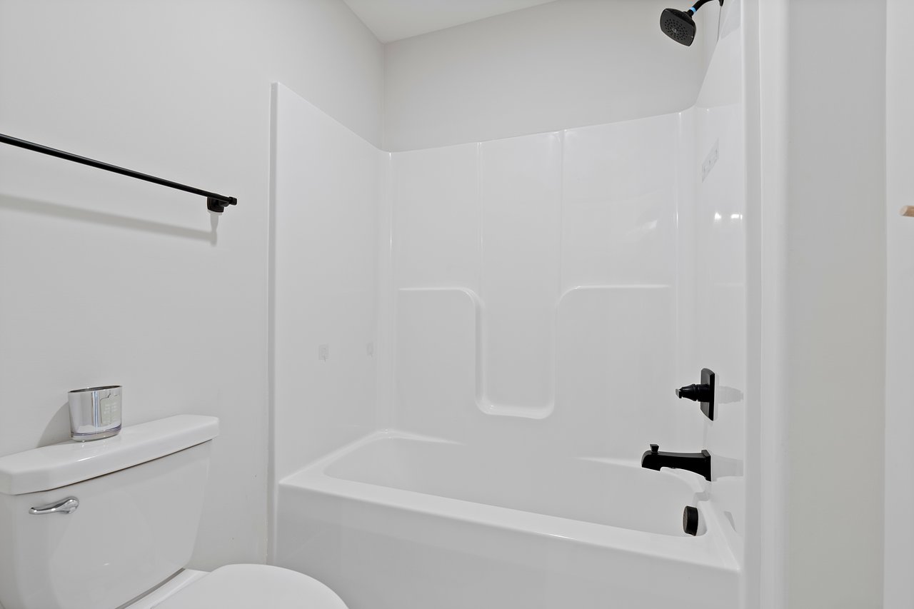 SPACE SPACE SPACE with a Luxury feel! Office AND Bonus Room!Office AND Bonus Room!