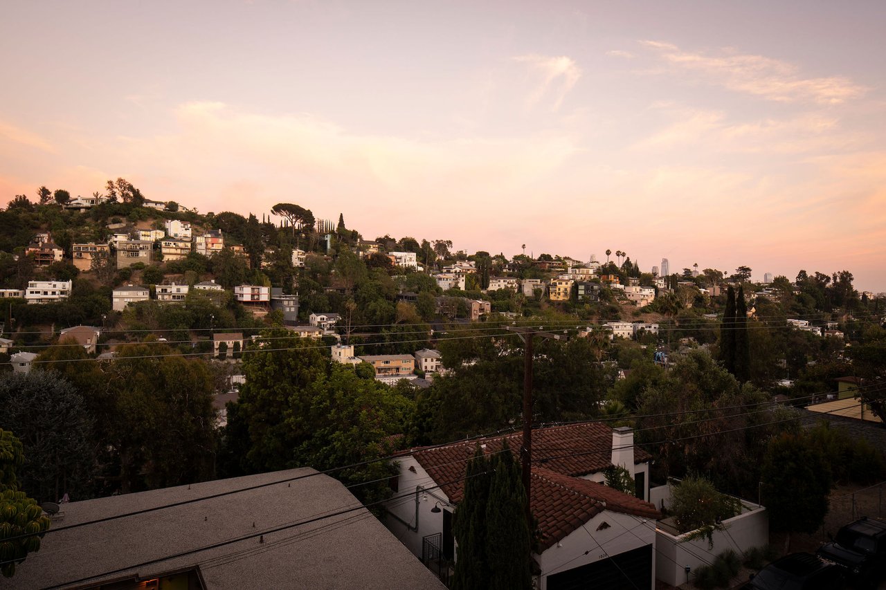 Vacant Trophy Silverlake Triplex With Reservoir Views