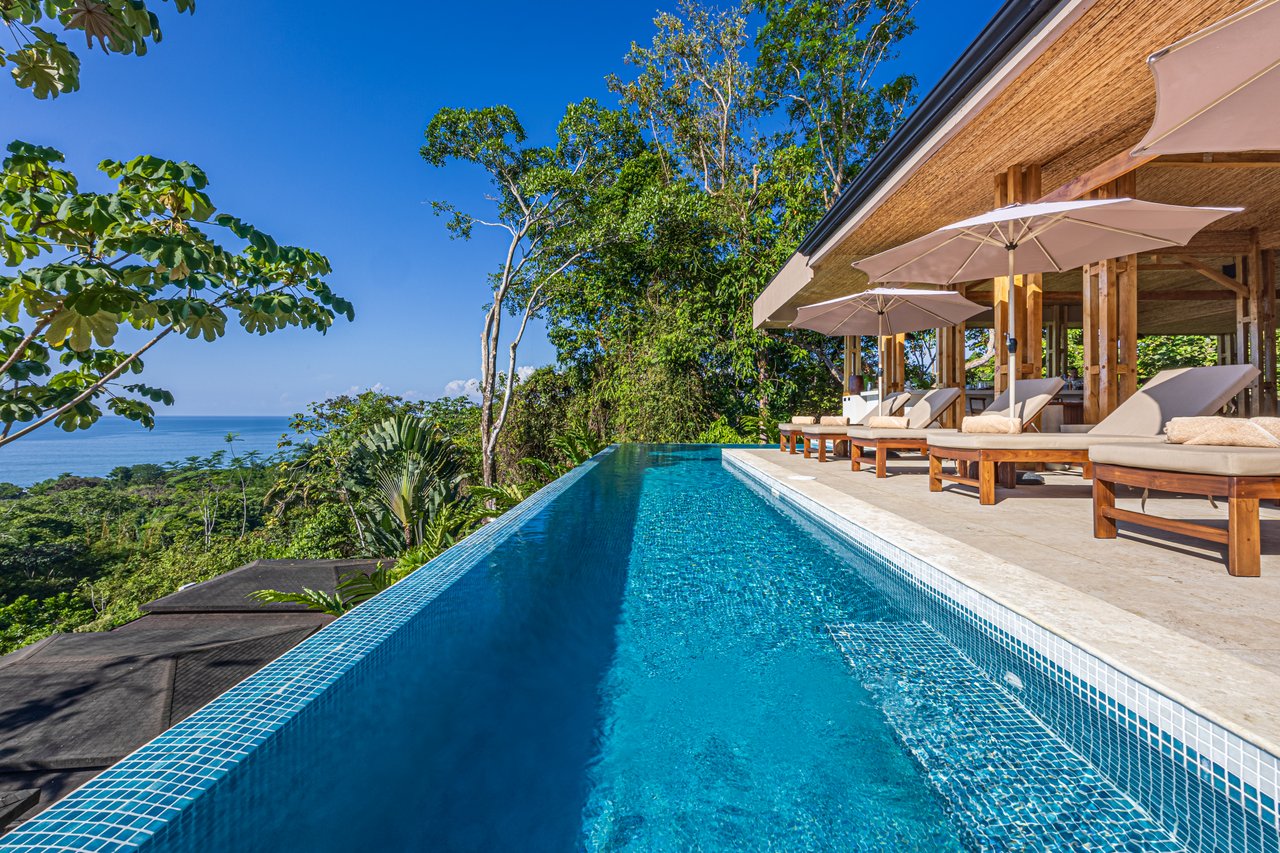 Luxury Hotel Boutique with Ocean Views | Walking distance to the beach | 13.2 Acres