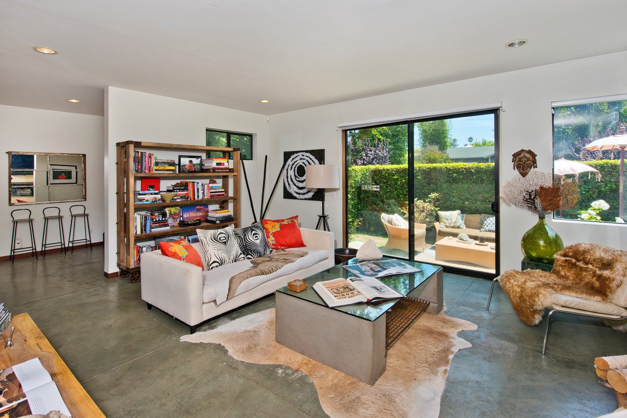 839 Superba Ave