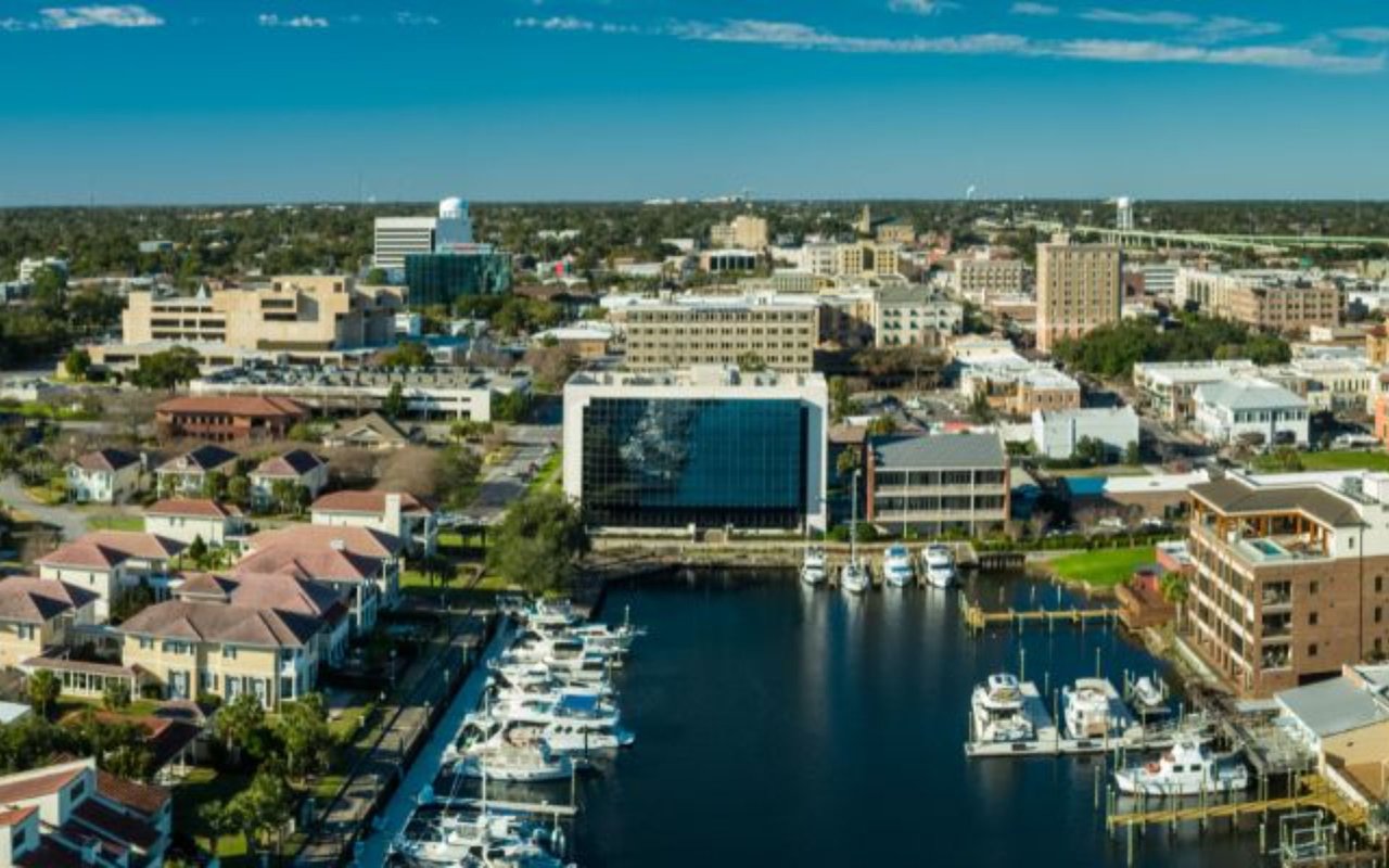 Pensacola Homes and Lifestyle