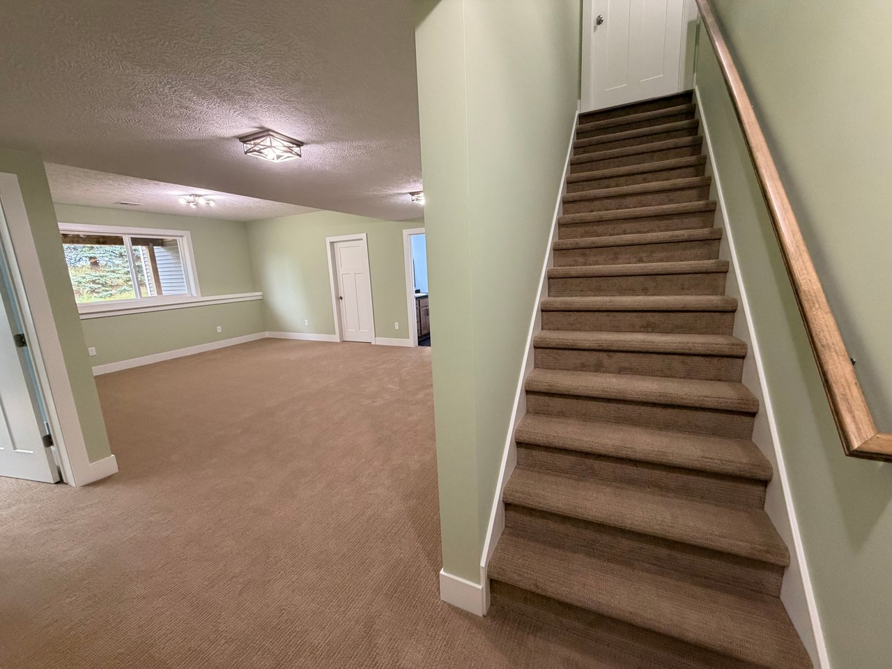 961 Windjammer Ct