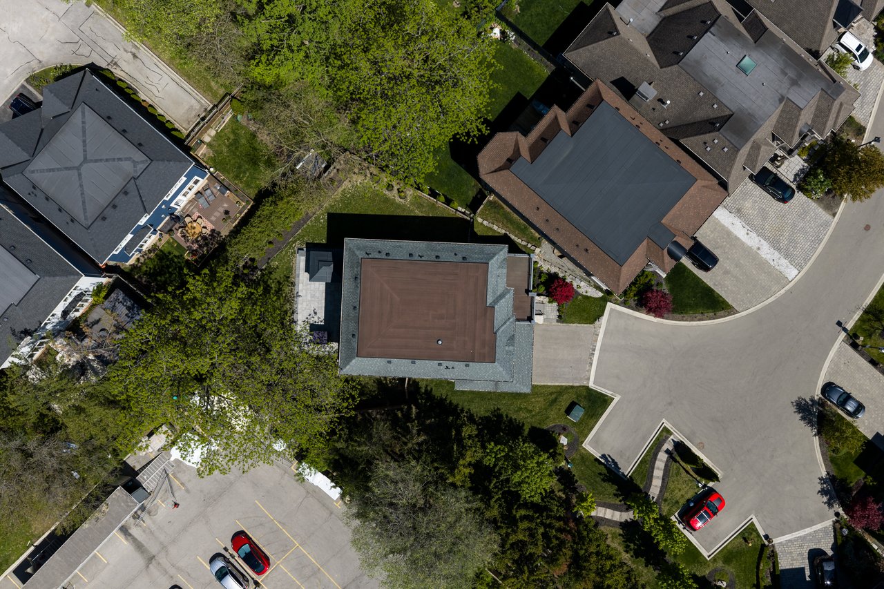 125 Paliser Court