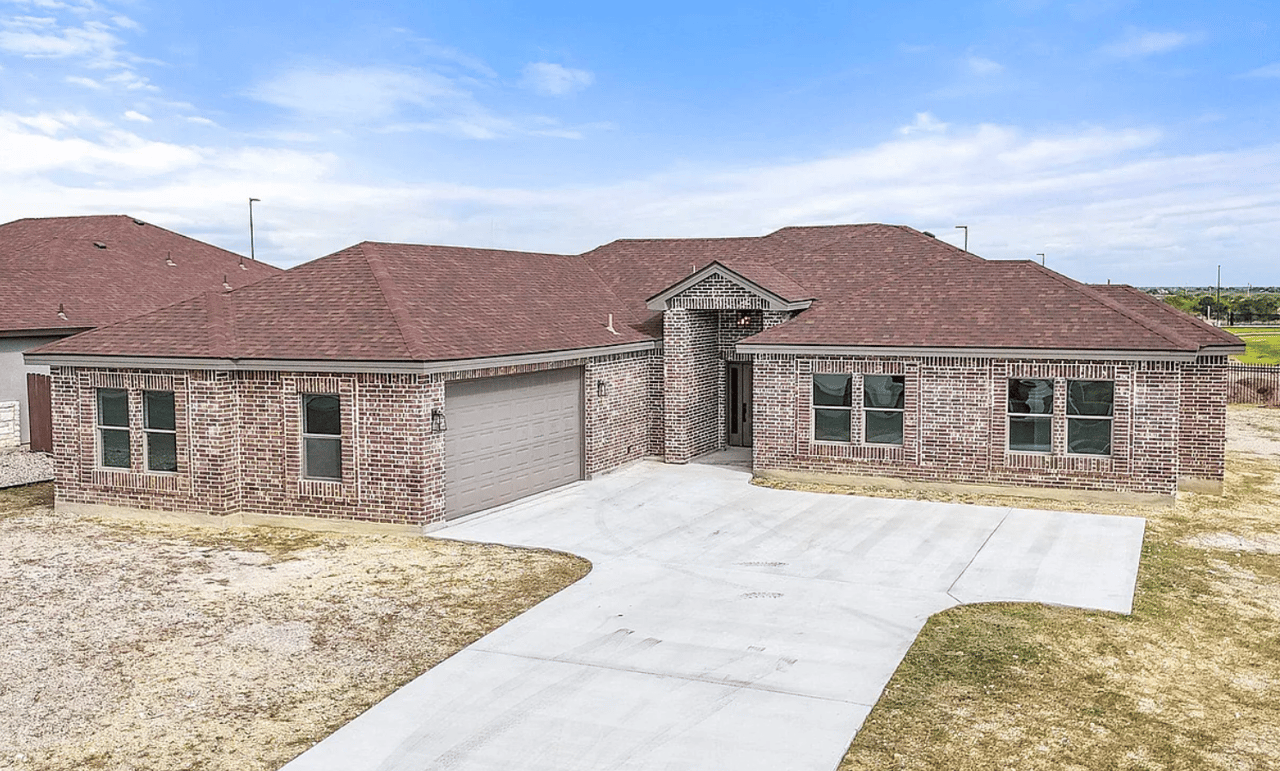 425 Pitaya Ln