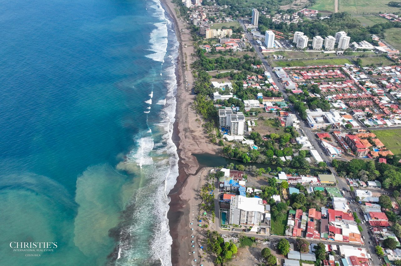 Titled Oceanfront Mixed-Use Property