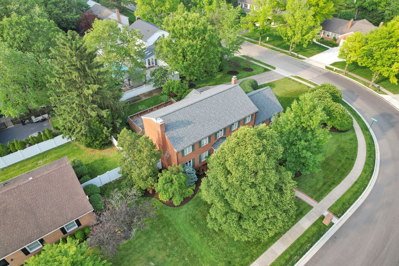 2560 CHARTWELL RD, UPPER ARLINGTON, OH 43220