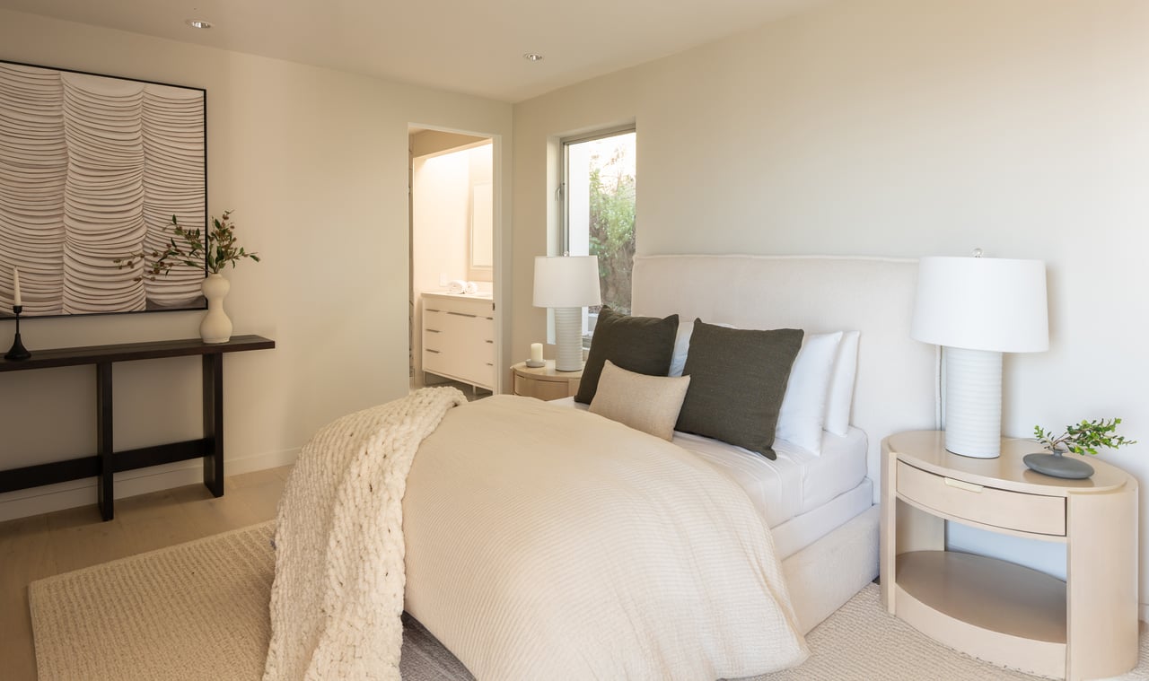 8515 Hedges Way, Sunset Strip