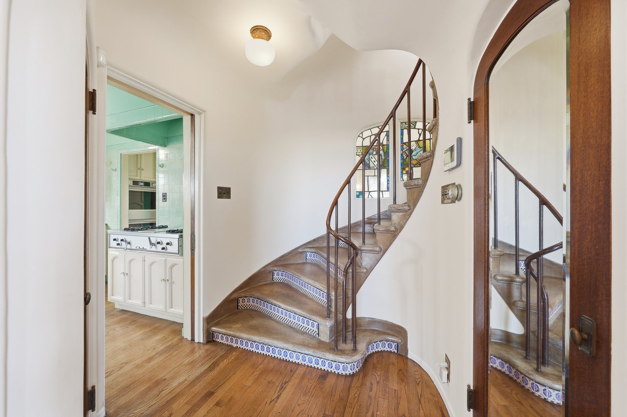 1602 The Strand (Entire Property)