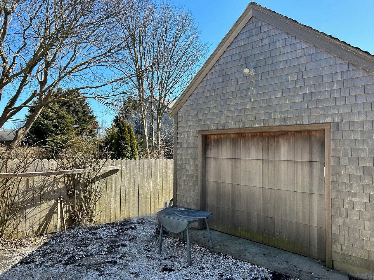 12 W York Ln