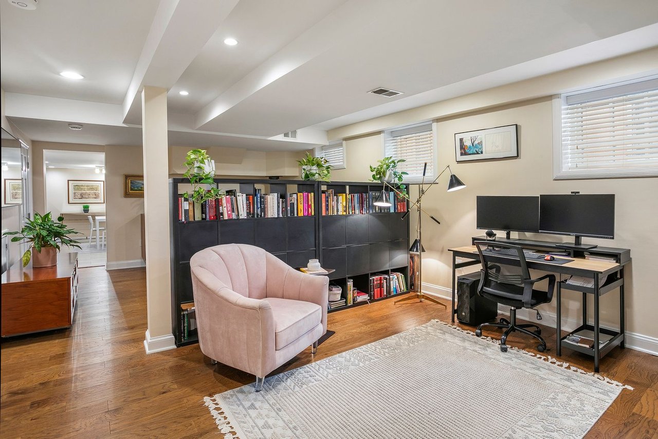 3323 Reservoir Rd NW