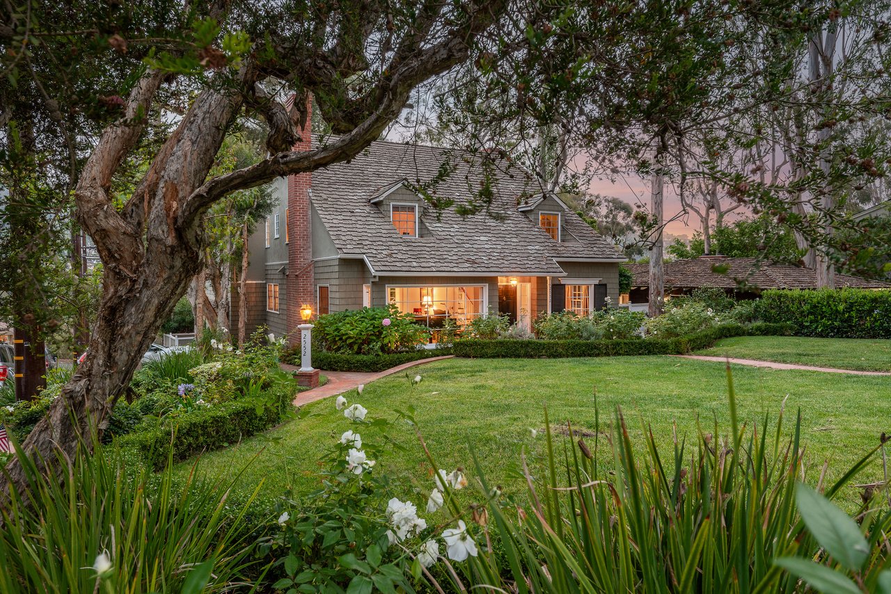 Just Listed: Quintessential Cape Cod in the Heart of Valmonte’s Grove