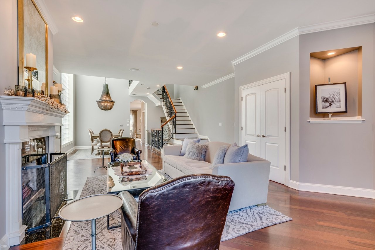 Designer Showcase | 2047 W Erie Street | $1,099,900