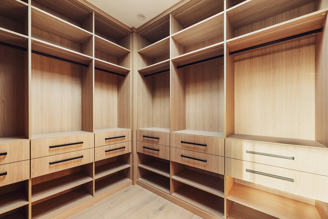 2115 Walnut Ave, Venice