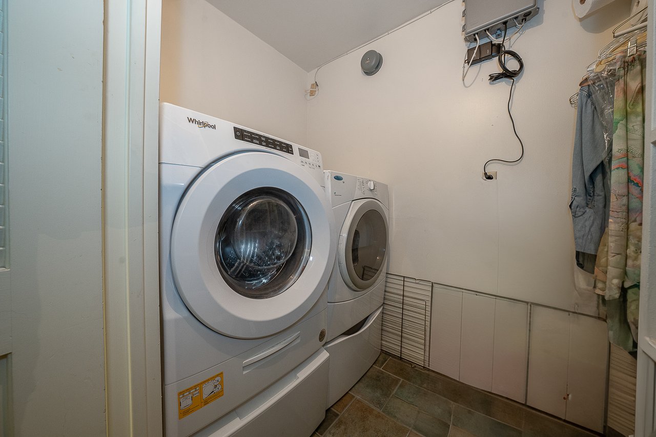 Price Improvement!!! Fab 3 bed 2.5 bath Main Line Condo