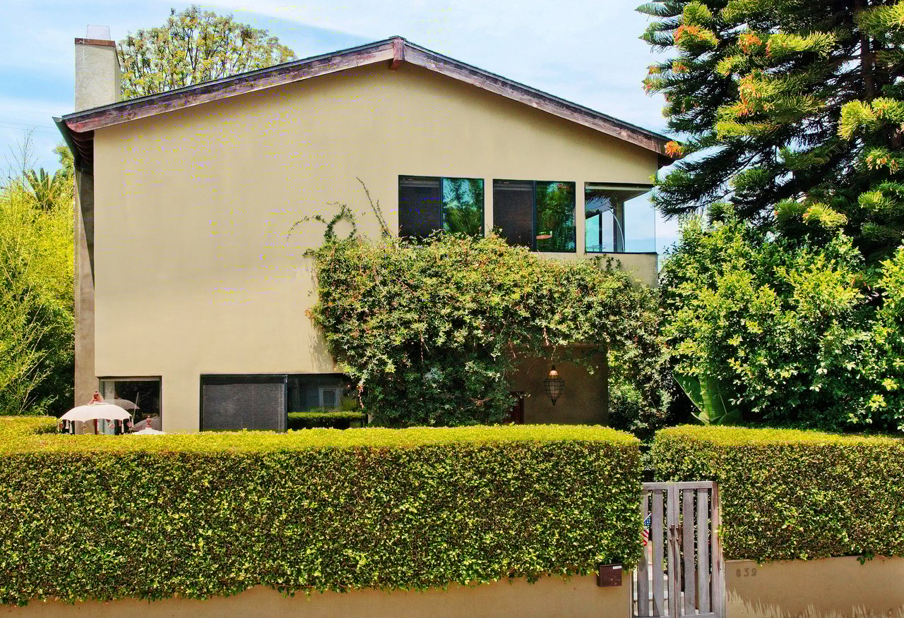 839 Superba Ave