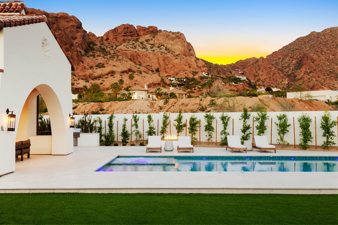 4605 E ROCKRIDGE Road