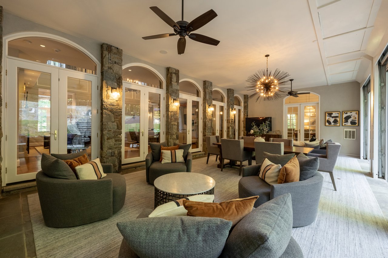 11218 River View Drive