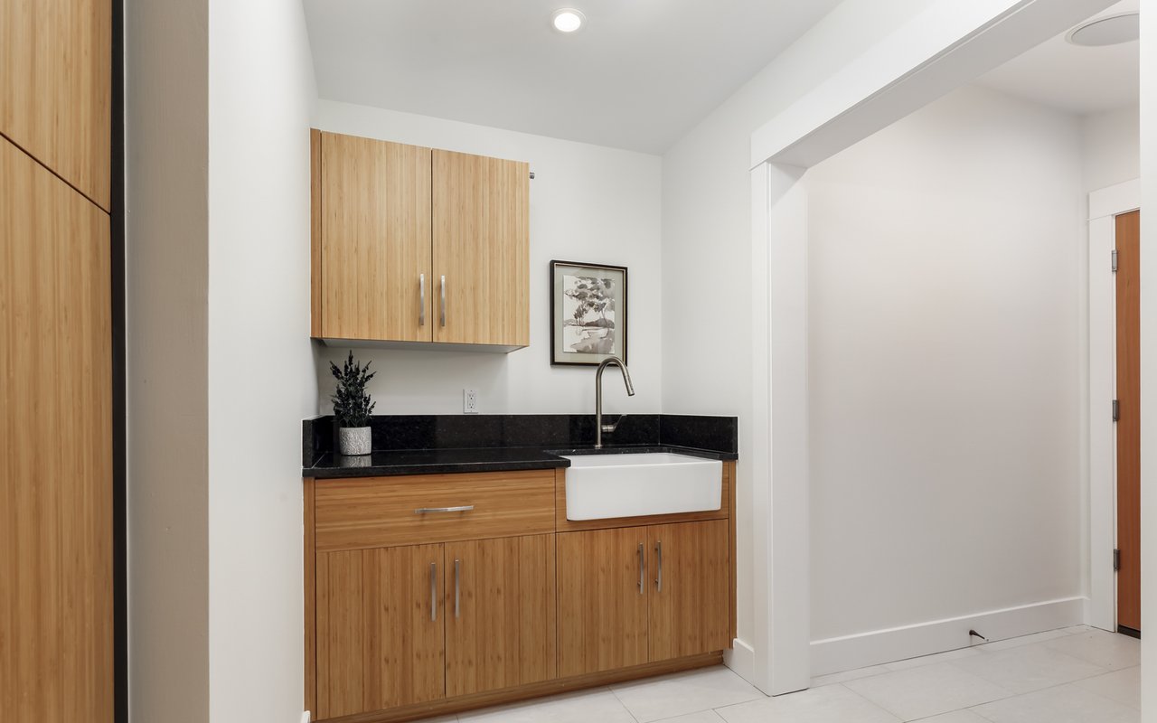 900 6th Street