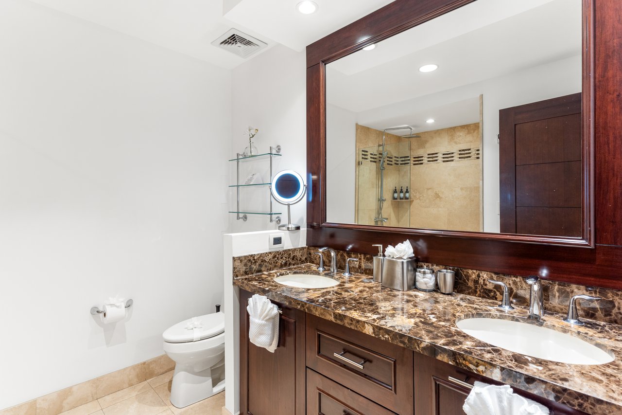 360 Splendor del Pacifico #305 | Oceanview Perfection – Just Steps from the Infinity Pool