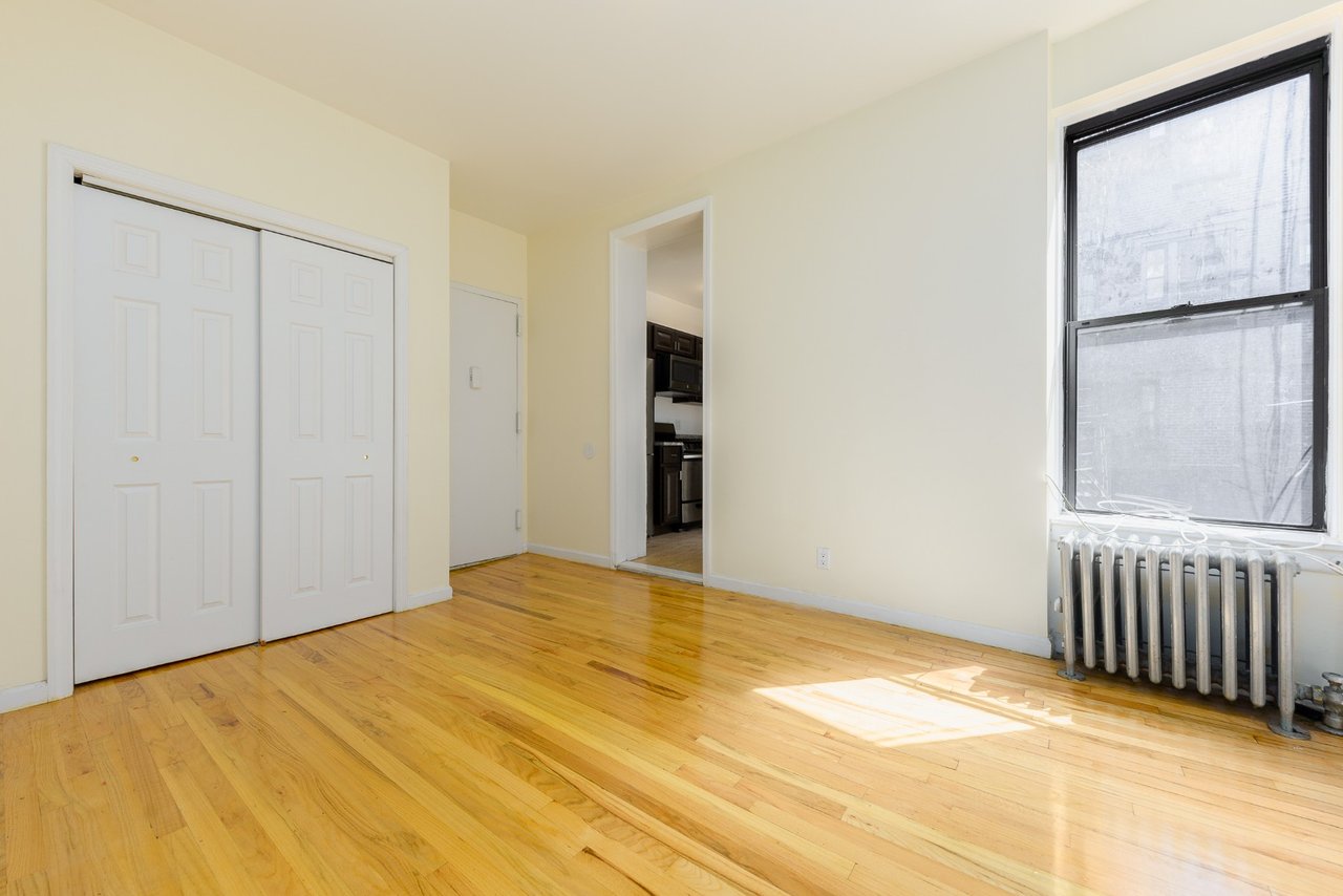 345 East 12th Street Unit: 18