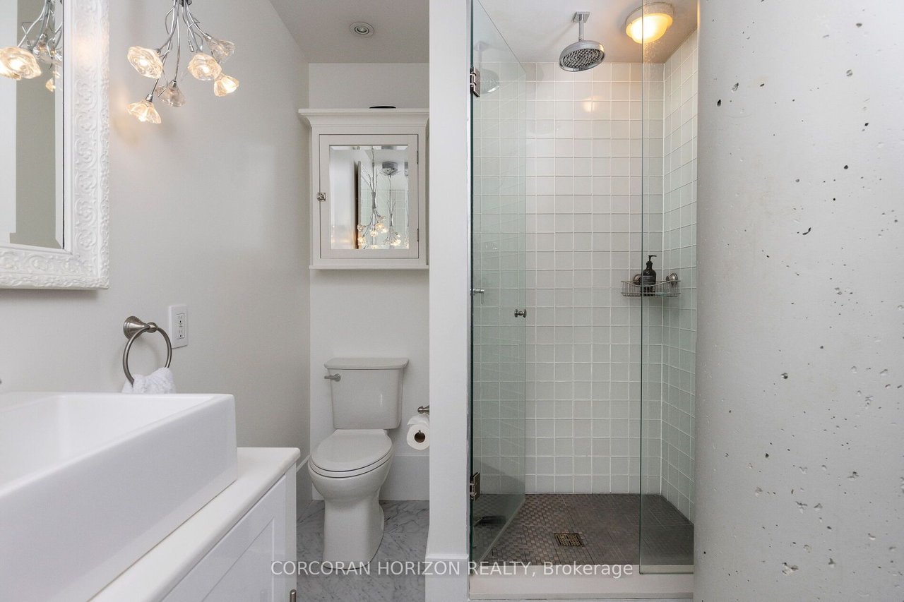 QUEEN ST W PENTHOUSE