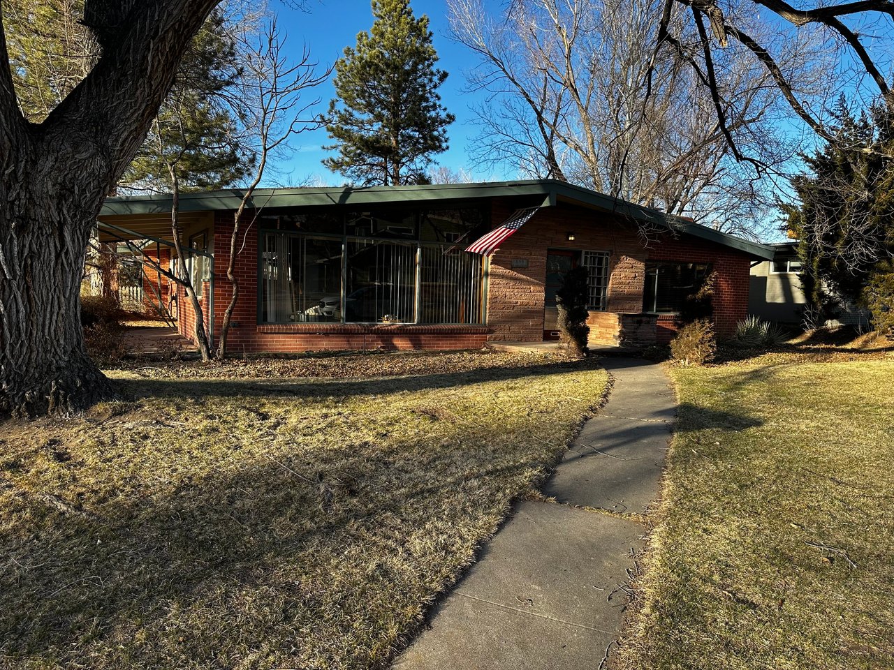 699 W Aberdeen Ave