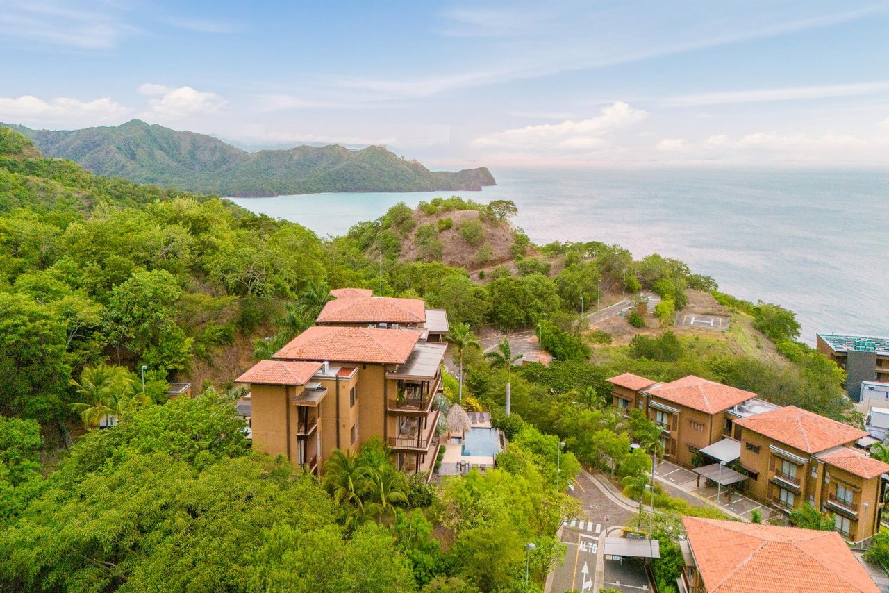 Azul Paraiso 8C, Luxury Ocean View Condo with Panoramic Papagayo Gulf Views