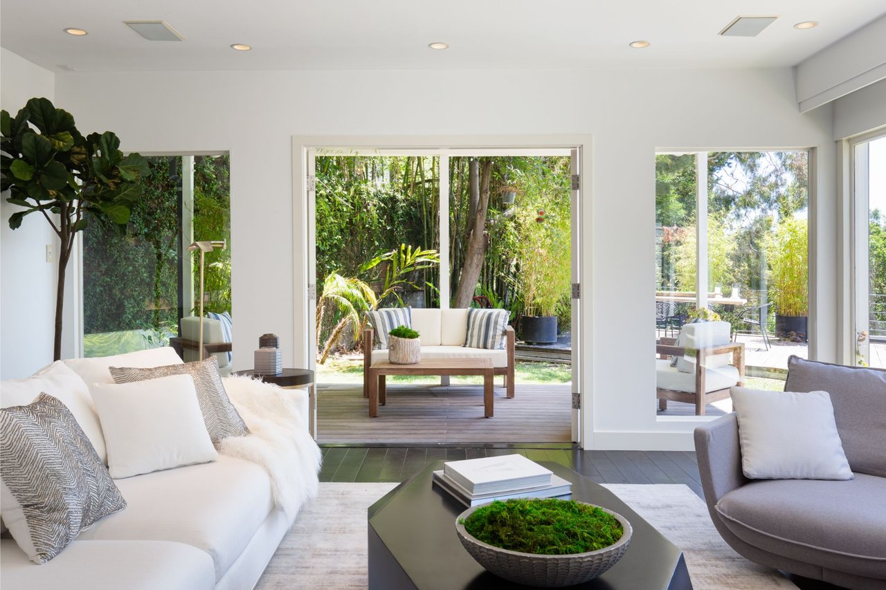 8713 Sunset Plaza Ter