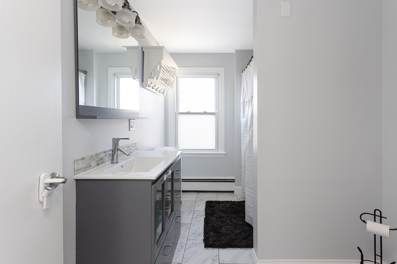 2 Linden Street, Middletown, RI 02842