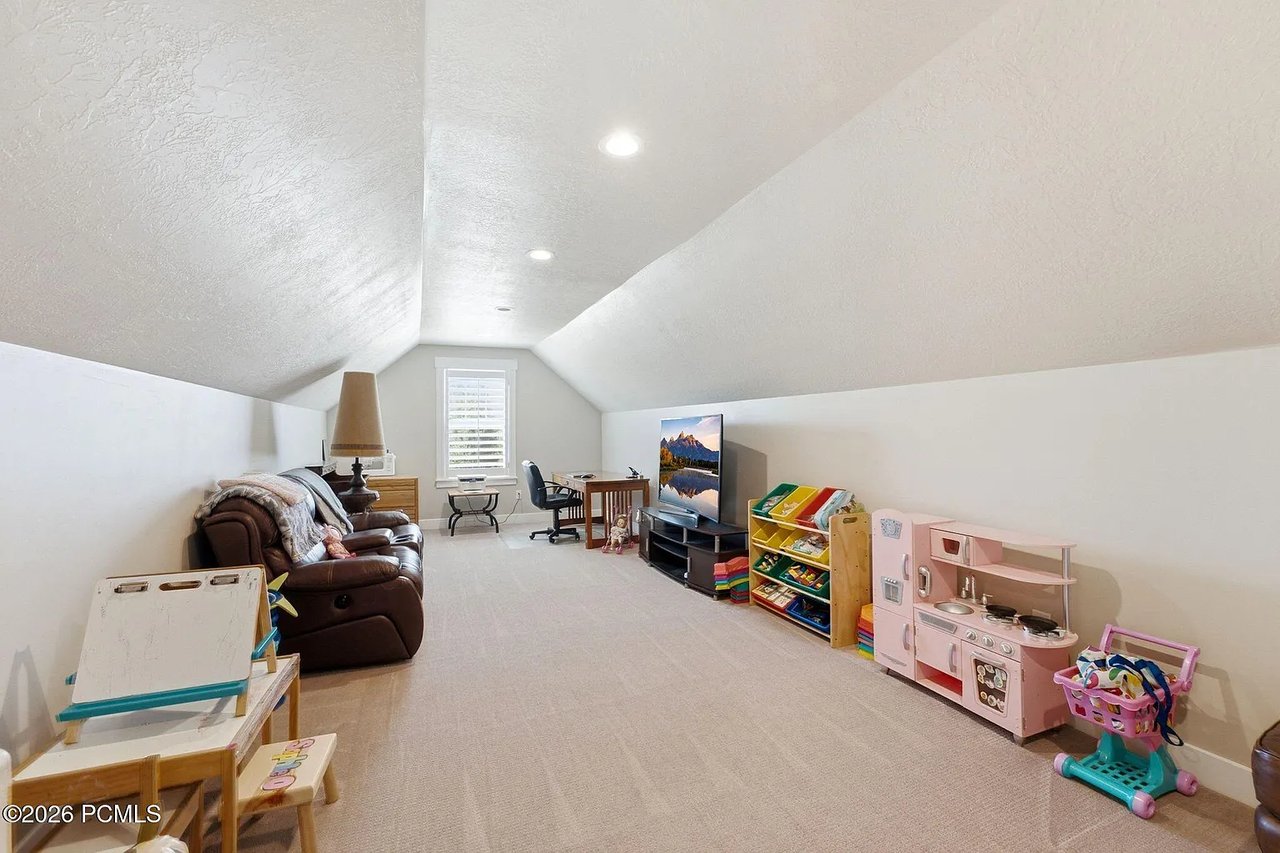 460 Scenic Heights Rd