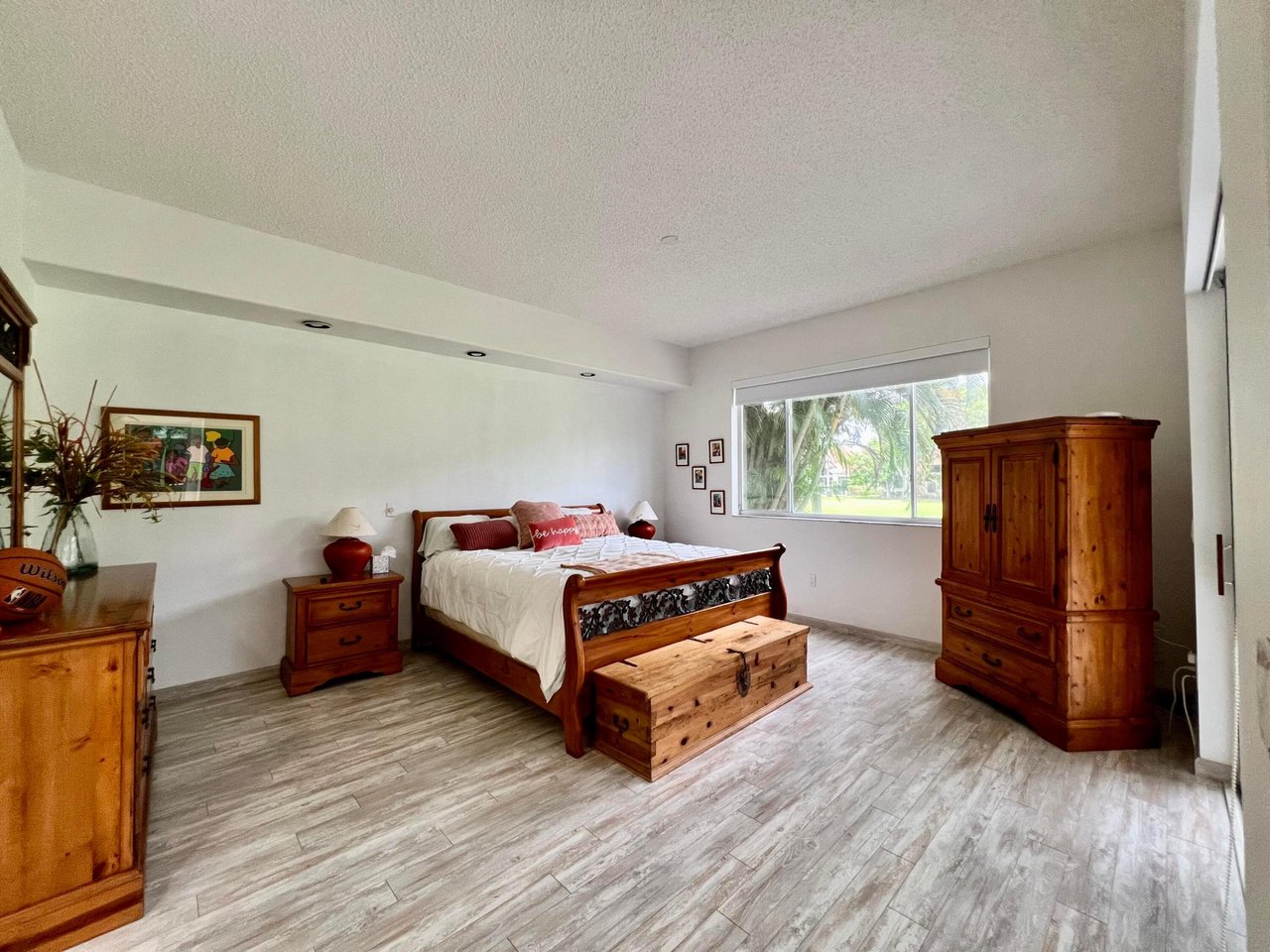 2431 NW 59th St 404