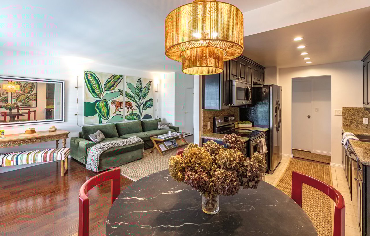 1131 Alta Loma Rd #516