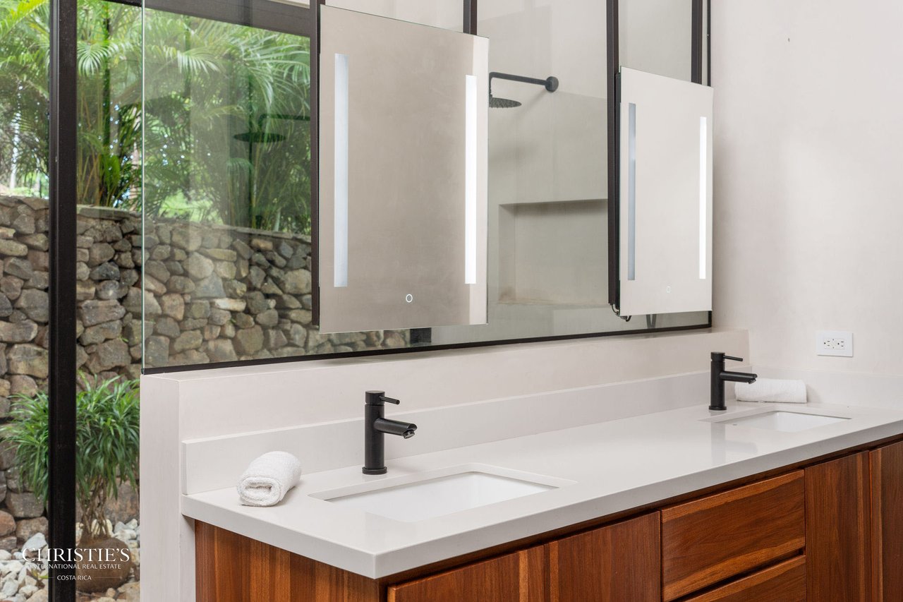 Casa Lola – Contemporary Beachside Oasis in Playa Grande